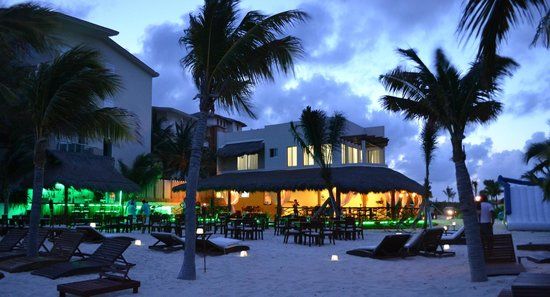 Arenika Beach Club & Restaurant